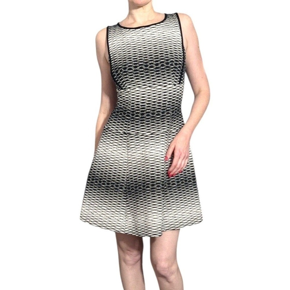 Catherine Malandrino Black & White Fit & Flare Mini Dress Geometric Print Size 2